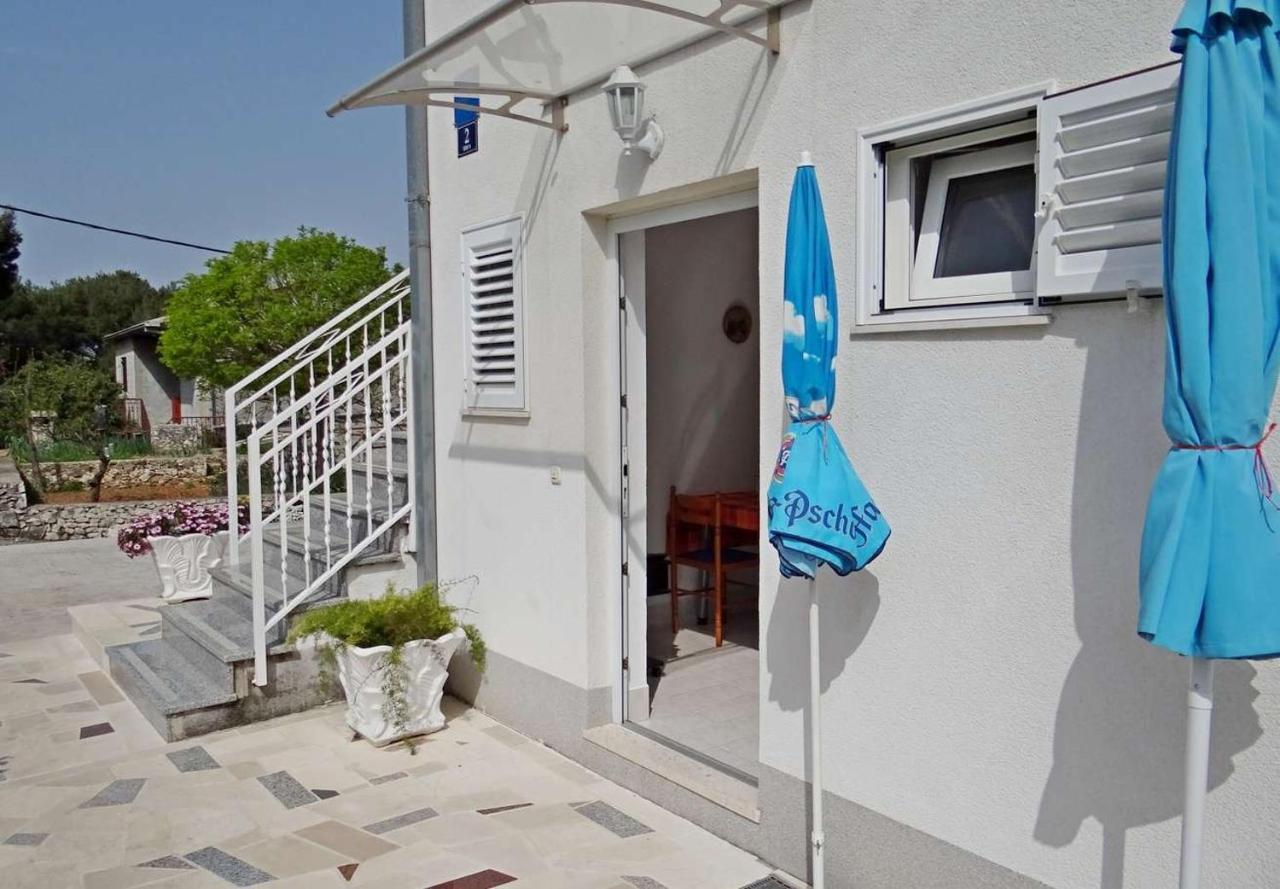 Apartments Tomislav - 120 M From Beach Donji Okrug  Εξωτερικό φωτογραφία