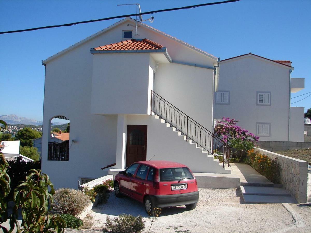 Apartments Tomislav - 120 M From Beach Donji Okrug  Εξωτερικό φωτογραφία